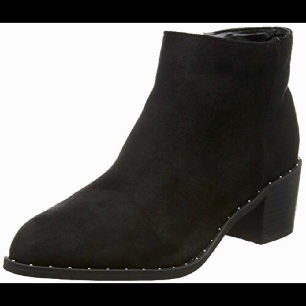 Asos Chelsea booties😃